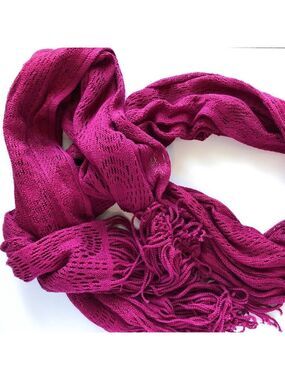 𝅺H&M Pink Crochet Scarf
